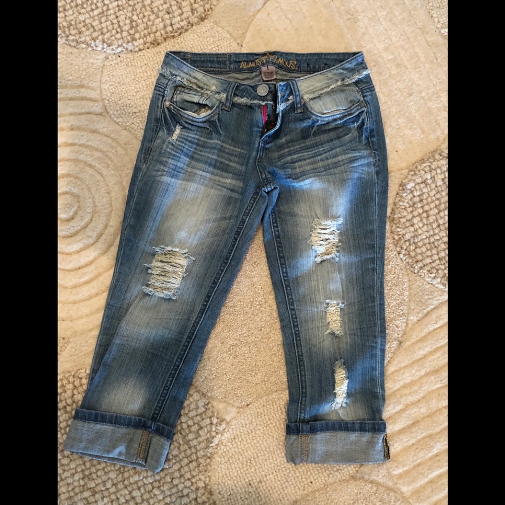 Almost Famous Capri Jeans